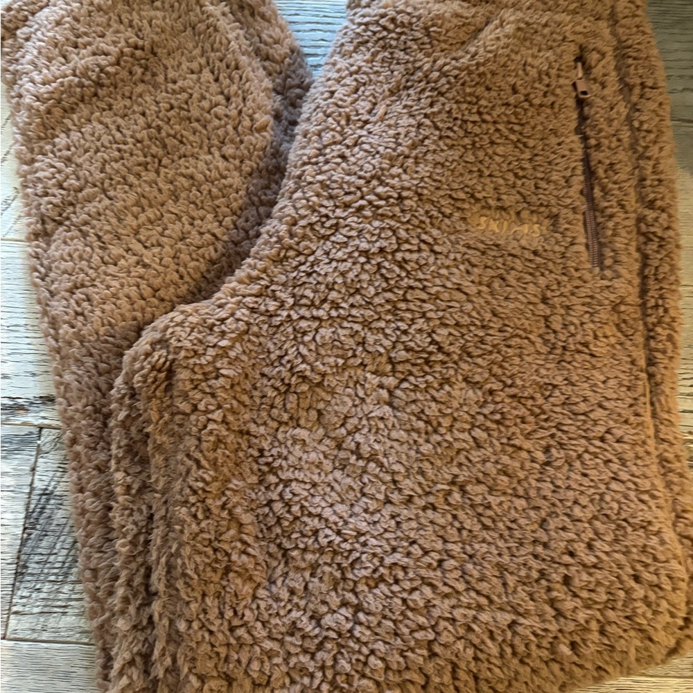 Skims cozy teddy bear sweatpants